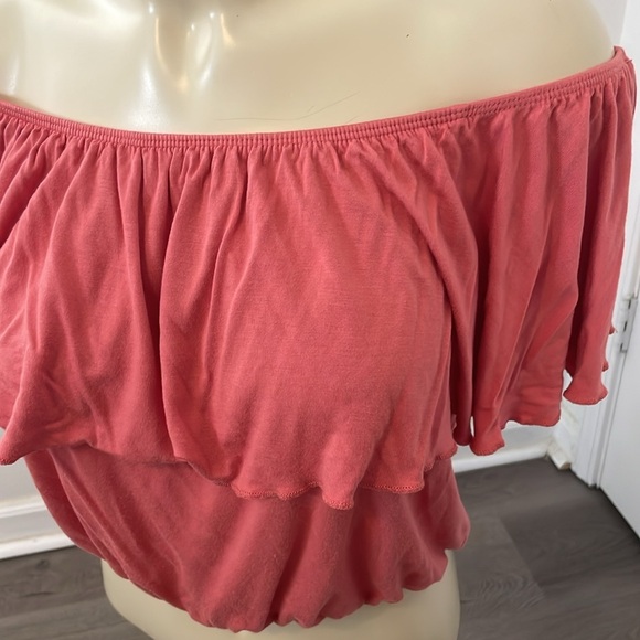 Forever 21 Off Shoulder Ruffle Crop Top - Picture 2 of 4